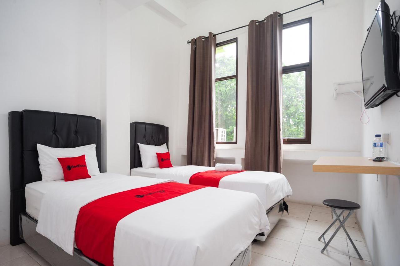 Reddoorz At Jalan Bangau Palembang Hotell Eksteriør bilde